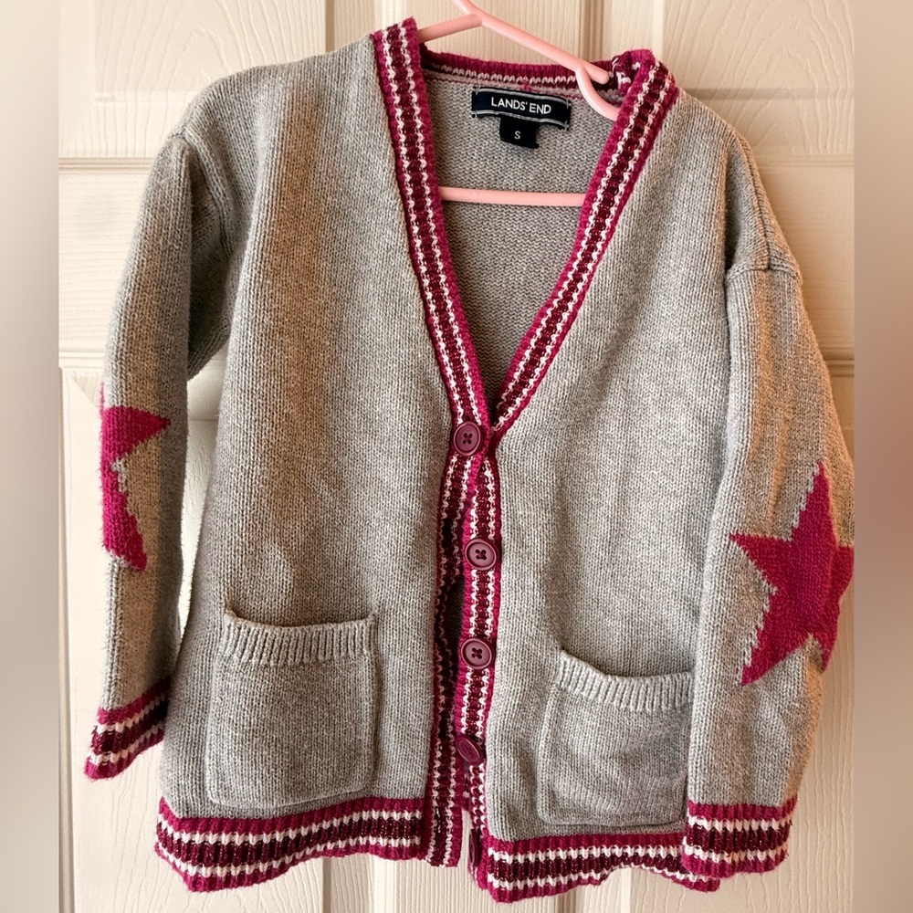Lands’ End girls gray pink cardigan with stars on elbows size 4